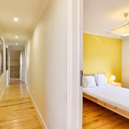 Апартаменты Amazing 3bdr W/lisbon View In Santos