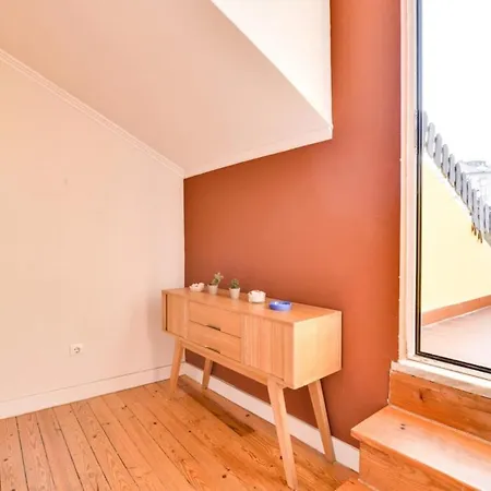 Amazing 3bdr W/lisbon View In Santos Apartment Lisbon