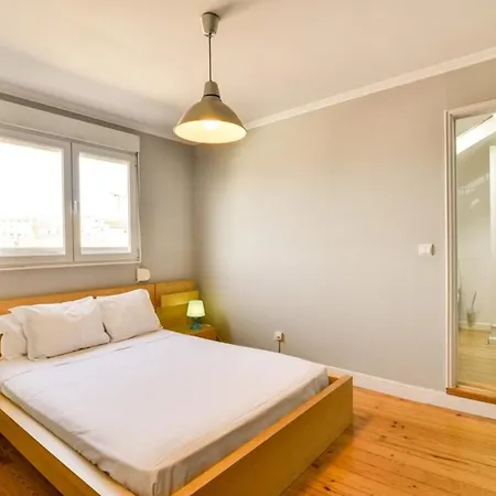 Amazing 3bdr W/lisbon View In Santos Apartment *